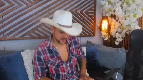 Snapshot of paul_rivera chatting on October 14, 8:38 pm Paul Rivera online show from October 14, 8:38 pm