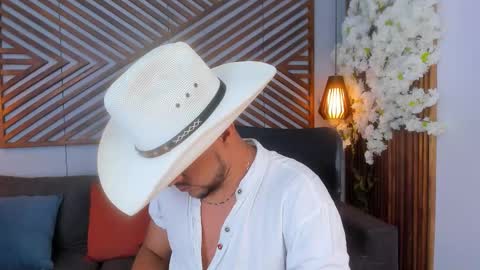 Snapshot of paul_rivera chatting on September 22, 8:19 pm Paul Rivera online show from September 22, 8:19 pm