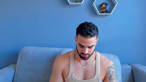 Snapshot of paulphoenix_ chatting on January 4, 9:31 pm Paul Phoenix online show from January 4, 9:31 pm