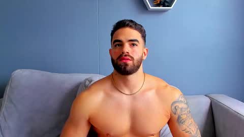 Snapshot of paulphoenix_ chatting on September 17, 8:43 pm Paul Phoenix online show from September 17, 8:43 pm