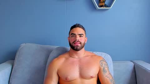 Snapshot of paulphoenix_ chatting on February 18, 10:25 pm Paul Phoenix online show from February 18, 10:25 pm
