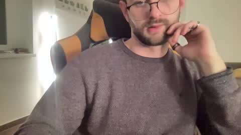 Snapshot of paulsimpsn chatting on October 22, 6:32 pm love bush online show from October 22, 6:32 pm