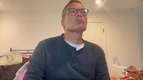 paulwill2377 online show from June 15, 10:35 pm
