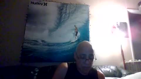 pawgkiller online show from January 8, 3:40 am