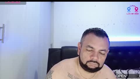 Carlos online show from March 22, 1:32 am