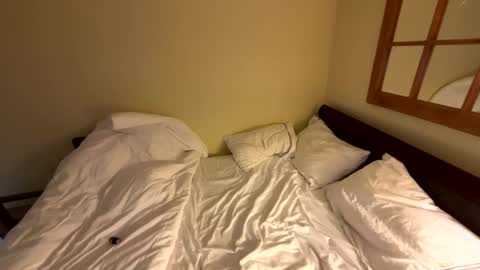 Snapshot of pete_mac chatting on February 25, 10:07 pm Pete online show from February 25, 10:07 pm