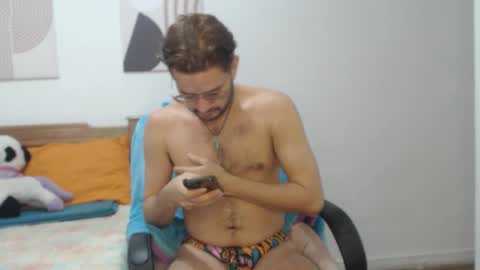 Snapshot of peter_x_annaud chatting on October 13, 11:05 am FELIPE online show from October 13, 11:05 am