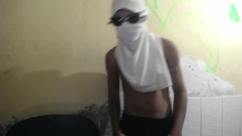 petty_boy777 online show from December 16, 12:45 pm