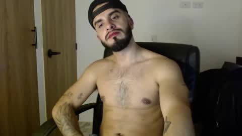 philipdj1 online show from April 14, 5:29 am