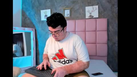 phillip_walker2026 online show from May 8, 8:42 pm