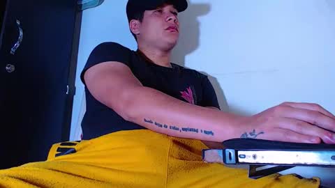 AdnierGnz online show from April 20, 12:51 pm