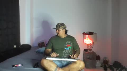 pikoro_gomez online show from April 15, 12:32 am