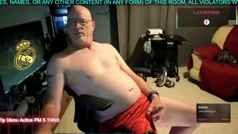 Snapshot of pilot_dave_69 chatting on September 28, 5:27 am Dave online show from September 28, 5:27 am