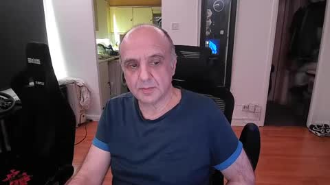 pip10 online show from April 21, 12:00 pm