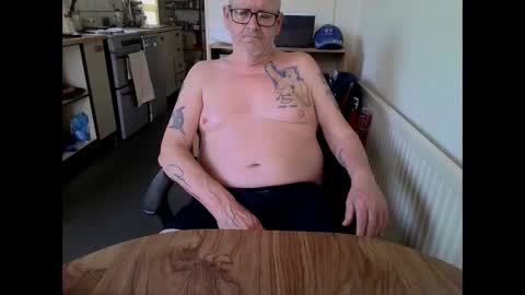poshman65 online show from May 25, 9:15 am