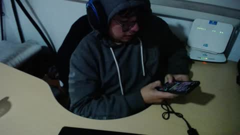 powerfulzeus2 online show from October 25, 2:02 am