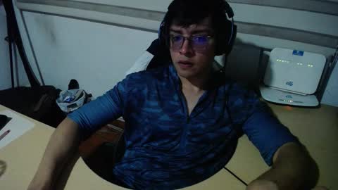 powerfulzeus2 online show from October 22, 2:04 am