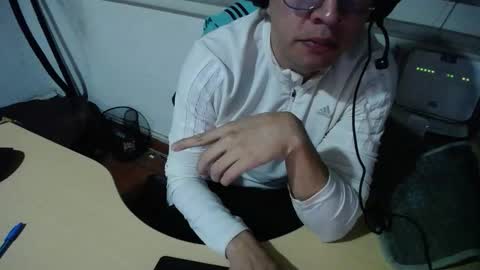 powerfulzeus2 online show from November 30, 2:46 am