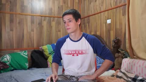 chris independent  online show from October 31, 3:52 am