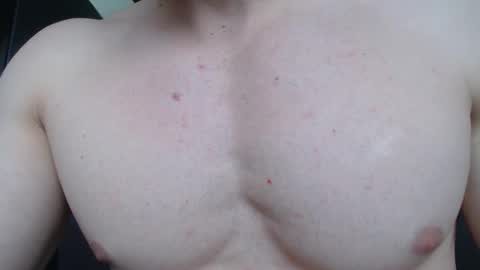Snapshot of preettyboyx chatting on October 19, 8:23 pm JUAN online show from October 19, 8:23 pm
