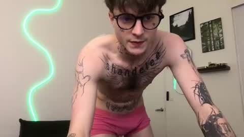 pretty boy online show from December 19, 3:47 am