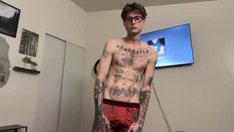 pretty boy online show from February 10, 8:41 am