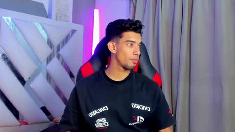 prince_arthur77 online show from November 21, 4:17 pm