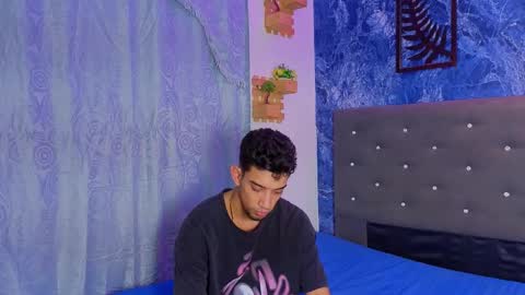 prince_arthur77 online show from February 26, 8:32 pm