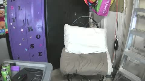 Snapshot of pussy_licker0127 chatting on February 20, 4:46 pm Mark online show from February 20, 4:46 pm