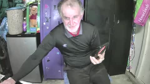 Snapshot of pussy_licker0127 chatting on December 21, 2:52 am Mark online show from December 21, 2:52 am