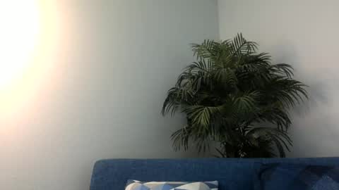 Snapshot of quest_one chatting on December 24, 6:50 pm Jim online show from December 24, 6:50 pm