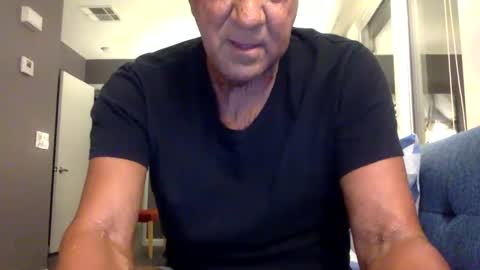 Snapshot of quest_one chatting on September 9, 4:01 am Jim online show from September 9, 4:01 am