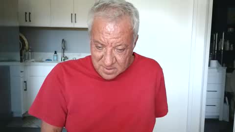 Snapshot of quest_one chatting on October 29, 9:51 pm Jim online show from October 29, 9:51 pm