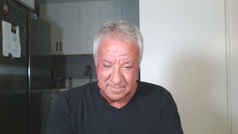 Snapshot of quest_one chatting on October 7, 3:21 am Jim online show from October 7, 3:21 am