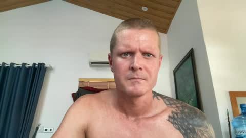 rabbit_eyes69 online show from June 23, 5:34 am