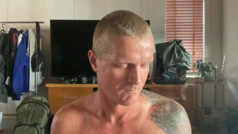 rabbit_eyes69 online show from June 27, 6:16 am