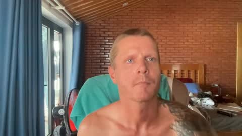rabbit_eyes69 online show from July 11, 9:22 am