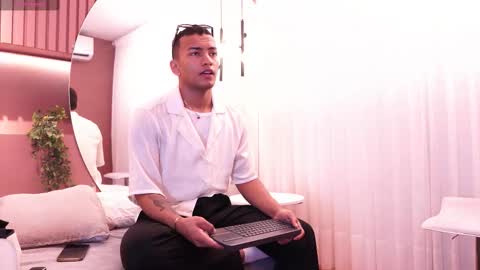 rafa_cruz online show from February 22, 5:14 pm