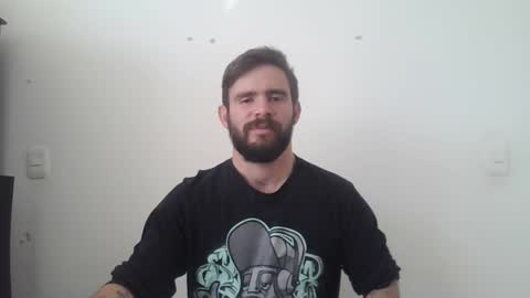 Snapshot of ragnor_vex chatting on February 19, 2:01 pm Ragnor vex online show from February 19, 2:01 pm