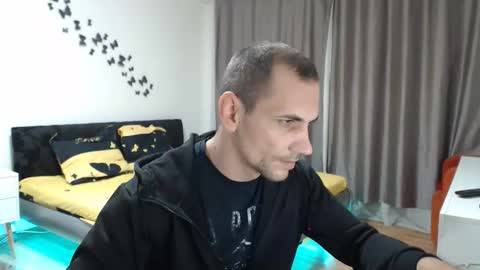 raimondwild online show from April 30, 9:38 am