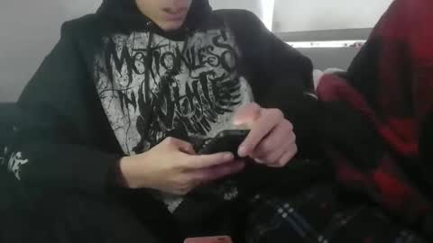 ravenxbat online show from December 3, 3:40 pm