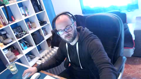 ravingr3d3 online show from December 24, 9:06 am