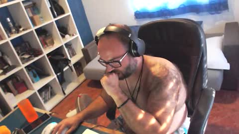 ravingr3d3 online show from October 3, 3:39 pm