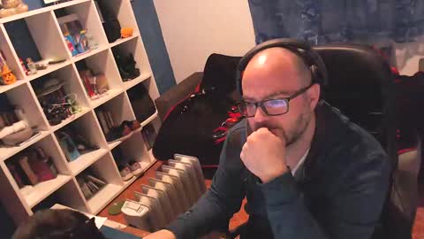 ravingr3d3 online show from February 26, 11:02 pm