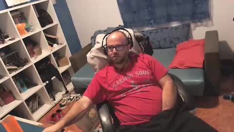 ravingr3d3 online show from September 15, 10:44 pm