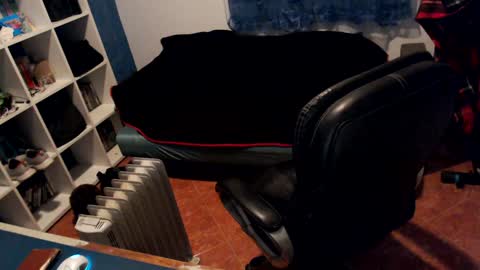 ravingr3d3 online show from February 4, 11:06 pm