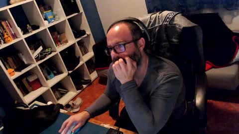 ravingr3d3 online show from January 7, 12:03 am