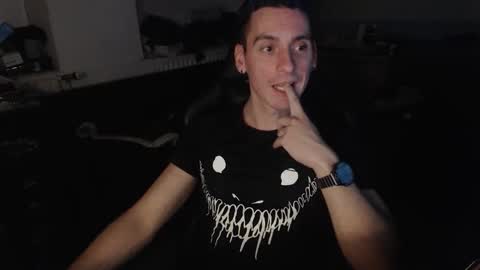 Rayzel online show from October 26, 8:55 pm