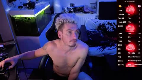 Rayzel online show from March 2, 10:06 pm