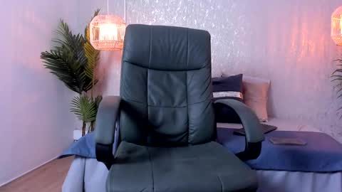 Regan online show from October 7, 8:18 am